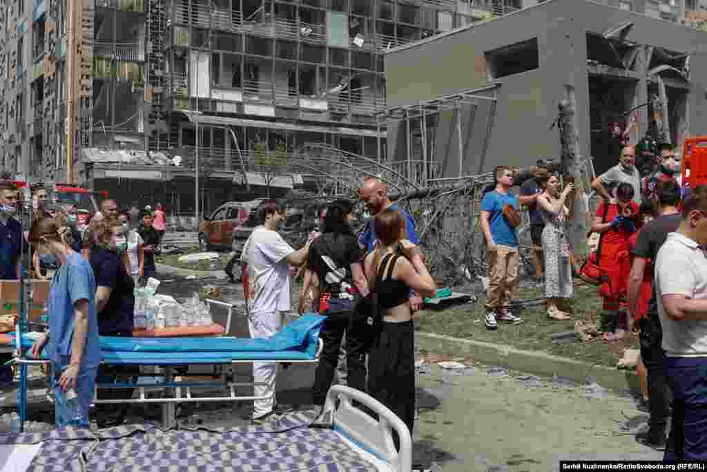 Новий корпус «Охматдиту» повноцінно запрацював невдовзі після початку повномасштабного вторгнення. Його вже частково відновили після пошкоджень, роботи над ним планують завершити до кінця цього року