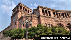 Здание правительства Армении в Ереване