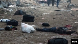 Після повітряного удару по колоні втікачів із «повстанського» району Джибб-аль-Кебе, Алеппо, 30 листопада 2016 року