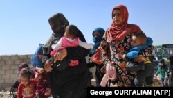 شماری از زنان و کودکان آواره ادلب