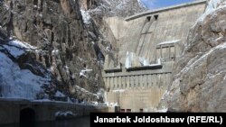 Токтогульская ГЭС.