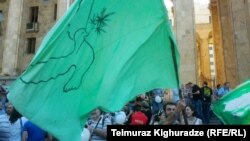 Решение КС для тех, кто добивается легализации употребления наркотиков, стало очередным напоминанием о нежелании властей вплотную заняться этой проблемой