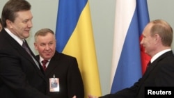 Во время встречи Виктора Януковича с Владимиром Путиным российский премьер призвал Украину присоединиться к Таможенному союзу России, Белоруссии и Казахстана