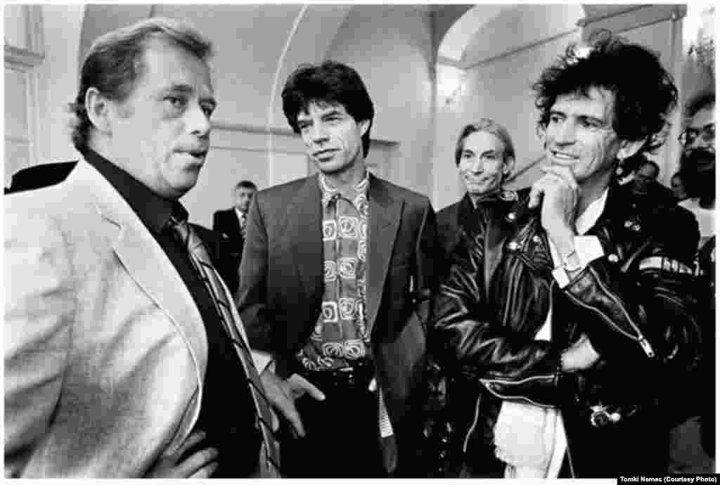 Havel a fost un mare admirator al muzicii rock, căruia i-a plăcut spiritul rebel al eroilor săi muzicali. Pe 18 august 1990, i-a întâlnit pe membrii trupei Rolling Stones, înaintea primului concert al acestui grup legendar în Cehoslovacia postcomunistă.
