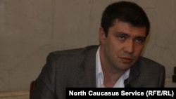 Камалов Магьди-МухIамад – «Рагlуе эркенлъи» гlуцlиялъул генералияв директор, Москва, 2012 сон