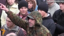В Киеве митингующие требуют от властей решительных действий