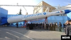 بیانیه مشترک روز پنجم مرداد چهار کشور آمریکا، آلمان، بریتانیا و فرانسه که طی آن پرتاب اخیر موشک سیمرغ مغایر با قطعنامه ۲۲۳۱ شورای امنیت خوانده شد، محاسبات ایران را در این مورد مختل ساخت.