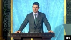 تام کروزاز اعضای فعال فرقه «ساینتالوژی» است که حضور گسترده ای در هالیوود دارد.