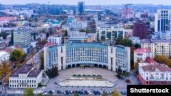 Як передає кореспондентка Радіо Свобода, сирена в місті лунала після того, як було чути вибух