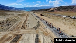 Балыкчы – Кочкор – Кара-Кече темир жолун куруу иши. 2022-жыл. (архив)