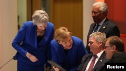 Тереза Мей разговаря с европейските лидери в Брюксел.