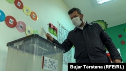 Гласање на изборите во Албанија