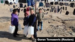 Дети в сирийском лагере