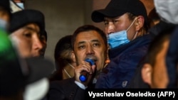 Садыр Жапаров на митинге своих сторонников. Бишкек, октябрь 2020 г.