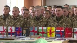 Китеп окуган жоокерлер