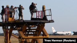 Avion sa američkim predsjednikom Bidenom slijeće na vojni aerodrom Melsbroek u Briselu, Belgija (13. juni 2021.)