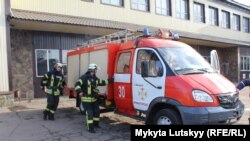 Рятувальники приїхали на ліквідацію пожежі та потрапили під повторний удар. Фото ілюстративне