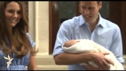 У Британії члени королівської родини з нащадком вийшли з лікарні