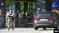 Поліцейські біля місця стрілянини, 13 травня 2017 року 