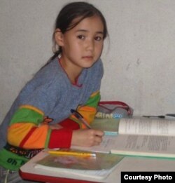 Алина Ийгиликова окуучу кезинде түшкөн сүрөтү