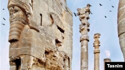  تخت جمشید در شرایطی با خطرات ناشی از فرونشست زمین مواجه است که در سال ۱۳۵۷ در فهرست ميراث جهاني (يونسكو) قرارگرفت.