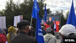 Текебаев менен Жапаровдун тарапташтары