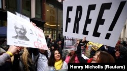 Proslava odluke suda o blokadi izručenja Džulijana Asanža u SAD, London, 4. januar 2021.