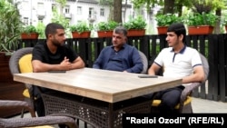 Расулҷон Чориев бо писаронаш