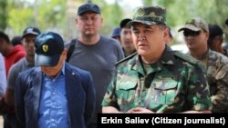 Камчыбек Ташиев в Баткенской области после конфликта на кыргызско-таджикской границе. 2 мая 2021 года. 