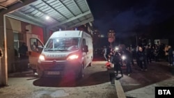 Пред болницата във Враца се проведоха протести.