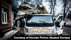 Ось що стало із евакуаційним авто після атаки російського дрона. Добропілля, 30 січня 2025 року