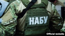 Раніше народна депутат повідомляла, що детективи вилучили дані мобільного оператора без ухвали суду