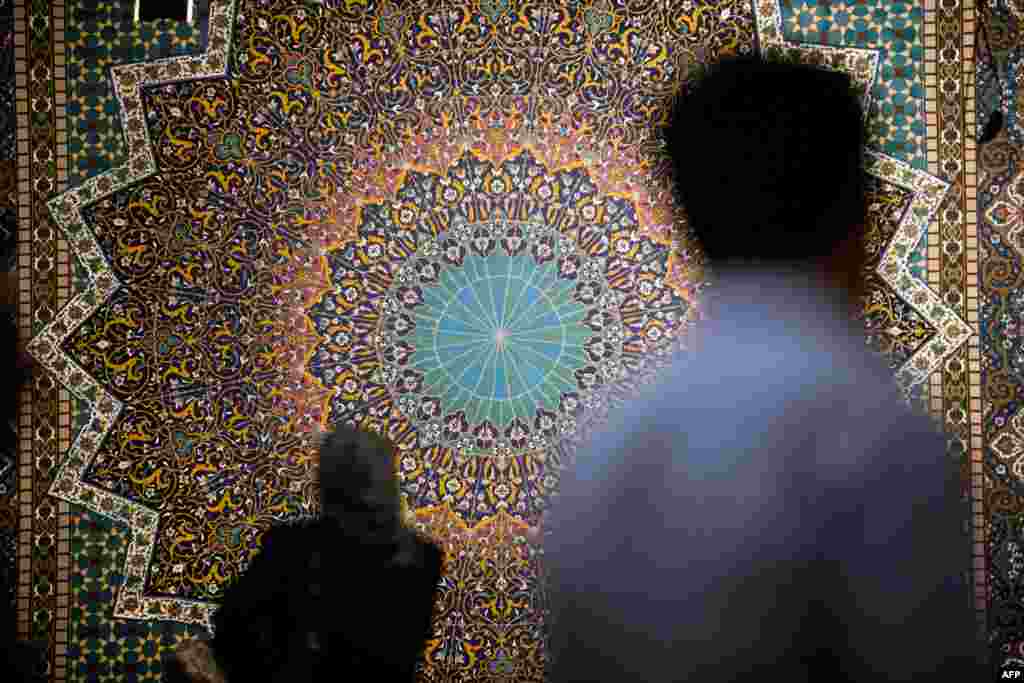 Expoziţie de covoare la Teheran, Iran