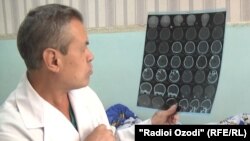 Врач Дустмурод Тураев