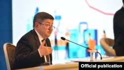 Акылбек Жапаров.