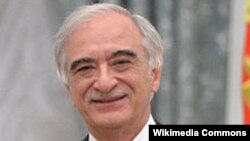 Полад Бүлбүл оглу Азербайжандын Орусиядагы элчиси болуп 2006-жылы дайындалган. 