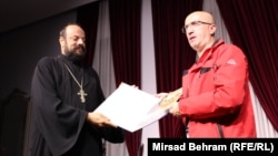 Dobitnik nagrade Anis Kosovac kazao je novinarima da priznanje ne doživljava kao nagradu, već kao zahvalnicu