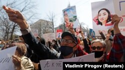 Бишкекте өткөн акциядан бир көрүнүш. 8-апрель, 2021-жыл.