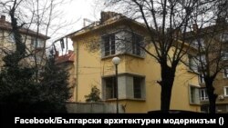 Разрушаването на сградата започва в началото на февруари 2022 г.