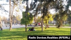 Театральний сквер у Маріуполі, початок листопада 2019 року