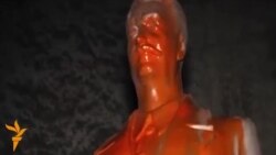 Грузия: памятник Сталину вандалы облили краской