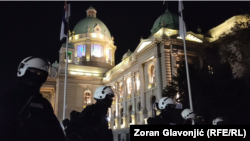 Полицја на протестите во Србија. 