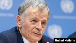 Лідер кримський татар Мустафа Джемілєв