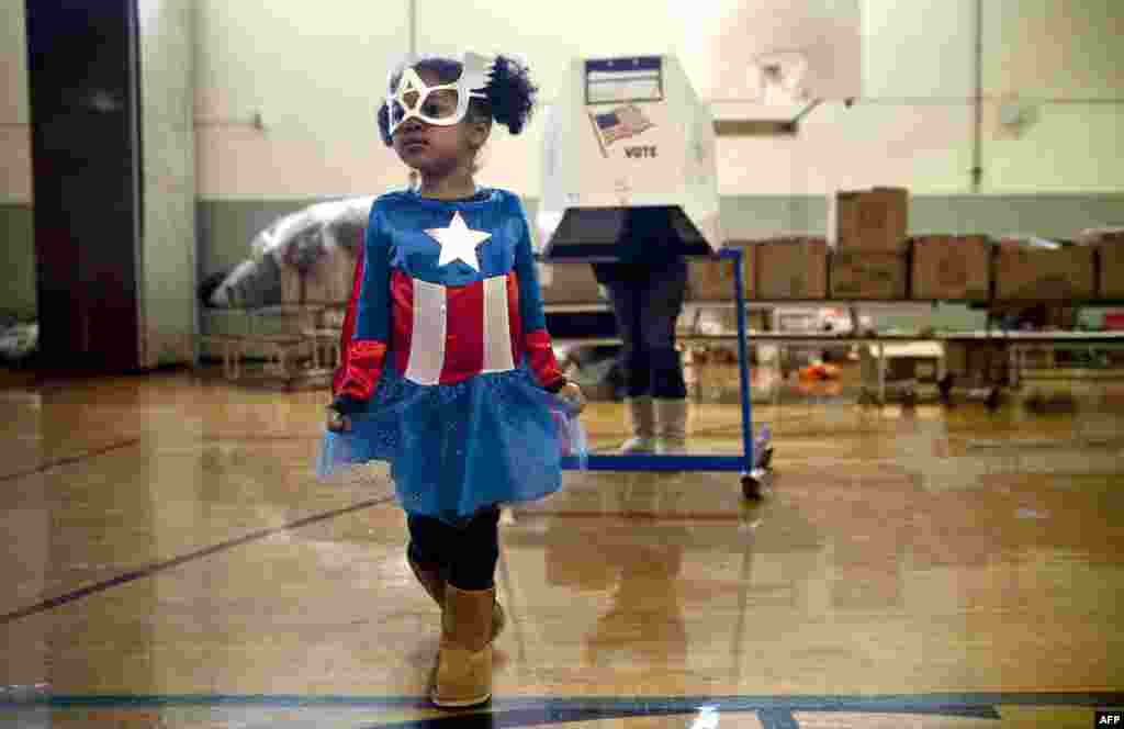 Djevojčica na birali&scaron;tu na Statenu Islandu