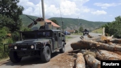 Bllokadat në veri...