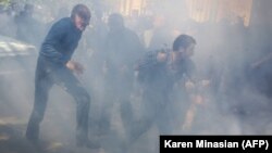 Сутички між протестувальниками і поліцією в Єревані, Вірменія, 16 квітня 2018 року