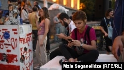 Отставки Георгия Гахария более двух месяцев требуют участники акции протеста «Стыдно»