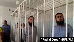 Граждане Таджикистана, обвиняемые в экстремизме, в суде города Курган-Тюбе (Кургонтеппа). Иллюстративное фото.
