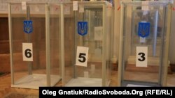 Зокрема в ЦВК звертають увагу на новий поділ на райони, який може збільшити навантаження на районні виборчі компанії