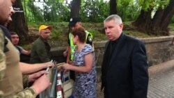 «На роботу!». Під час акції за зняття депутатської недоторканності активісти заблокували виходи з Ради (відео)